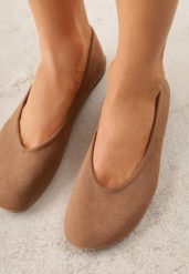 Brązowe Casualowe Balerinki z Imitacji Zamszu Zambra. Brązowe baleriny Born2be, bez wzorów, z jeansu, biznesowe, bez obcasa, bez zapięcia. Za 74.99 zł.