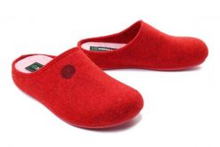 DR. BRINKMANN 320041-04 rot, kapcie/klapki damskie. Czerwone kapcie Dr. Brinkmann, bez wzorów, z materiału. Za 219.90 zł.
