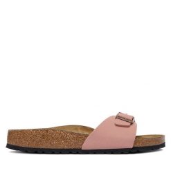 Klapki Birkenstock. Czerwone klapki Birkenstock, bez wzorów, bez obcasa, bez zapięcia. Za 399.99 zł.