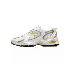 Buty New Balance 530 białe do biegania. Szare buty do biegania New Balance, bez wzorów, z nylonu, bez zapięcia, do biegania. Za 419.00 zł.