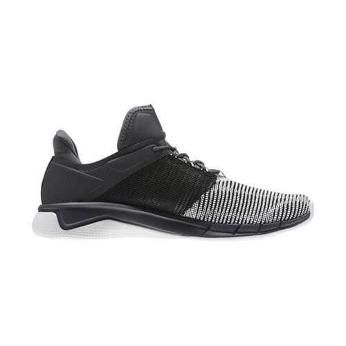 Buty do biegania damskie Reebok Fast Flexweave. Czarne buty do biegania Reebok, bez wzorów, z gumy, bez zapięcia, do biegania. Za 545.00 zł.