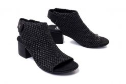 RIEKER 64670-00 black, sandały damskie. Czarne sandały Rieker, bez wzorów, bez obcasa, na obcasie, bez zapięcia. Za 299.90 zł.