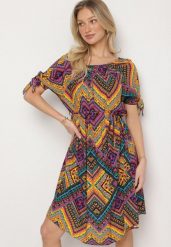 Fioletowa Bawełniana Sukienka w Etno Wzór z Wiązanym Paskiem w Talii Tosmera. Fioletowe sukienki Born2be, na co dzień, xl, bez wzorów, z bawełny, eleganckie, bez kołnierzyka, bez ramiączek, midi. W wyprzedaży za 42.49 zł.