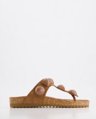 BRĄZOWE KLAPKI 2467 CAMOSC TAN. Brązowe klapki Venezia, bez wzorów, ze skóry, bez obcasa, bez zapięcia. Za 179.00 zł.