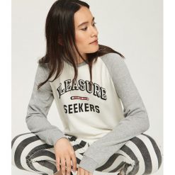Bluza z reglanowymi rękawami - Jasny szar. Bluzy bez kaptura marki Sinsay. W wyprzedaży za 19.99 zł.