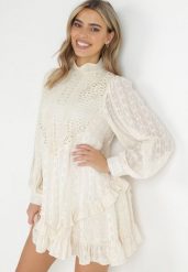Jasnobeżowa Ażurowa Sukienka Mini ze Stójką i Falbankami Ranones. Brązowe sukienki Born2be, na imprezę, m, w ażurowe wzory, z tkaniny, retro, bez kołnierzyka, bez ramiączek, mini. W wyprzedaży za 169.99 zł.