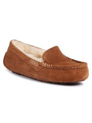 Ugg Kapcie W Ansley 1106878 Brązowy. Brązowe kapcie UGG, bez wzorów, ze skóry. Za 539.99 zł.