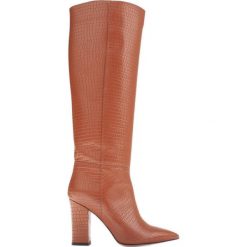 Marco Shoes Kozaki Kate z poszerzoną cholewą brązowe. Brązowe kozaki Marco Shoes, bez wzorów, bez obcasa, bez zapięcia. Za 569.00 zł.