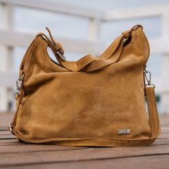 Torebka skórzana damska worek SHE S18 camel. Brązowe shopper bag SHE, bez wzorów, ze skóry, biznesowe, zamszowe, bez dodatków. Za 322.99 zł.