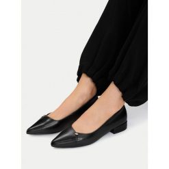 Baleriny MEXX. Czarne baleriny Mexx, bez wzorów, bez obcasa, bez zapięcia. Za 269.99 zł.