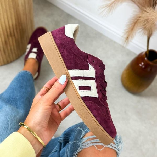 Bordowe skórzane półbuty damskie Vinceza 79557. Czerwone półbuty wsuwane VINCEZA, na jesień, bez wzorów, z jeansu, biznesowe, bez obcasa, na płaskiej podeszwie. W wyprzedaży za 188.10 zł.