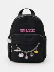 Plecak z łańcuszkiem i zawieszkami Hello Kitty - czarny. Czarne plecaki Sinsay, bez wzorów, bez dodatków. Za 59.99 zł.
