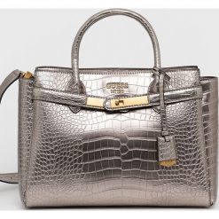 Guess torebka kolor srebrny. Szare shopper bag Guess, z aplikacjami, na ramię, bez dodatków. Za 719.99 zł.