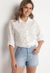 Biała Koszula z Bawełnianej Tkanin z Ażurowym Wzorem Reilianne. Białe koszule Born2be, m, w ażurowe wzory, z bawełny, eleganckie, bez kołnierzyka, bez ramiączek. Za 109.99 zł.