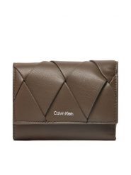 Calvin Klein Portfel damski Ck Woven Small Trifold K60K612953 Khaki. Brązowe portfele Calvin Klein, bez wzorów, ze skóry. Za 229.99 zł.