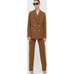 Custommade marynarka kolor brązowy dwurzędowa gładka. Brązowe marynarki i żakiety Custommade, bez wzorów, klasyczne, bez ramiączek. Za 1,439.90 zł.