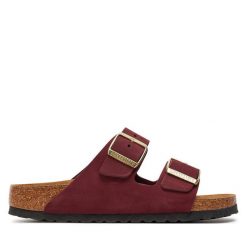 Klapki Birkenstock. Czerwone klapki Birkenstock, bez wzorów, bez obcasa, bez zapięcia. Za 539.99 zł.