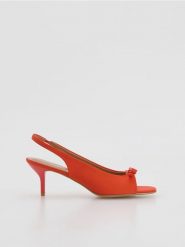 Sandały na obcasie - pomarańczowy. Brązowe sandały Reserved, bez wzorów, z tkaniny, bez obcasa, na obcasie, bez zapięcia. Za 149.99 zł.