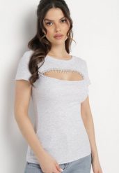 Jasnoszara Prążkowana Bluzka Bawełniana z Wycięciem Ozdobionym Cyrkoniami Eliwina. Szare bluzki Born2be, bez wzorów, z bawełny, eleganckie, bez kołnierzyka, bez ramiączek. Za 79.99 zł.