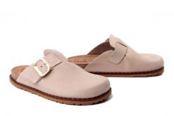 YOKONO BOLUS-599 NOB SAND, klapki damskie. Brązowe klapki Yokono, bez wzorów, ze skóry, bez obcasa, na płaskiej podeszwie, bez zapięcia. Za 314.90 zł.