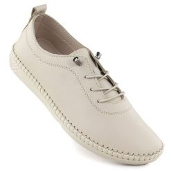 Skórzane półbuty damskie beżowe T.Sokolski 2023 FL. Brązowe półbuty wsuwane T.Sokolski, bez wzorów, ze skóry, bez obcasa. Za 209.99 zł.