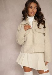 Beżowa Krótka Kurtka o Pudełkowym Kroju z Kołnierzykiem i Kieszeniami Nelilia. Brązowe kurtki Renee, l, bez wzorów, z jeansu, eleganckie, bez kaptura. Za 129.99 zł.