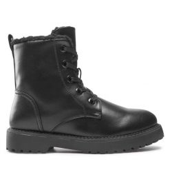 Botki Clara Barson. Czarne botki Clara Barson, bez wzorów, bez obcasa, na płaskiej podeszwie, bez zapięcia. Za 169.99 zł.