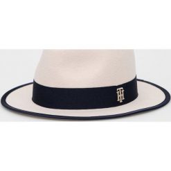 Tommy Hilfiger kapelusz wełniany kolor beżowy wełniany. Brązowe kapelusze Tommy Hilfiger, bez wzorów, z wełny. Za 319.99 zł.