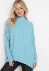 Jasnoniebieski Sweter Typu Nietoperz z Półgolfem Lekko Asymetryczny Vitiella. Niebieskie swetry Born2be, xl, bez wzorów, z jeansu, eleganckie, bez ramiączek. W wyprzedaży za 84.99 zł.