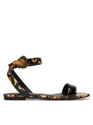 Versace Jeans Couture Sandały 80VA3S61 ZS366 G89 Czarny. Czarne sandały Versace Jeans Couture, bez wzorów, z jeansu, bez obcasa, na płaskiej podeszwie, bez zapięcia. Za 799.99 zł.