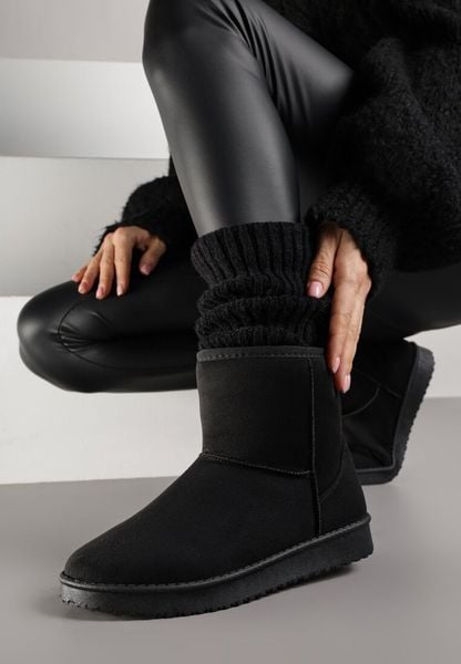 Czarne Śniegowce z Przeszyciami po Bokach Retena. Czarne śniegowce Renee, bez wzorów, z jeansu, bez zapięcia. Za 79.99 zł.