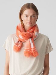 OPUS Szal "Axeni" w kolorze biało-pomarańczowym rozmiar: onesize. Pomarańczowe szaliki i kominy Opus, bez wzorów, z materiału. Za 110.81 zł.