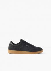 Sneakersy Fila w stylu retro. Czarne buty sportowe lifestyle bonprix, bez wzorów, eleganckie, bez zapięcia. Za 169.99 zł.