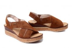 RIEKER 63782-24 brown, sandały damskie. Brązowe sandały Rieker, bez wzorów, bez obcasa, bez zapięcia. Za 271.92 zł.