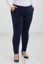 Klasyczne granatowe spodnie Nita ze zwężoną nogawką PLUS SIZE XXL. Spodnie materiałowe Nasi partnerzy, bez wzorów, z elastanu, biznesowe, krótkie. Za 159.90 zł.