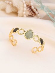 L'Atelier de Gaia Pozłacana bransoletka z elementami ozdobnymi rozmiar: onesize. Szare bransoletki L'Atelier de Gaia, z kamieniem księżycowym, pozłacane. Za 43.99 zł.