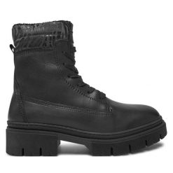 Botki Tamaris. Czarne botki Tamaris, bez wzorów, bez obcasa, na płaskiej podeszwie, bez zapięcia. Za 249.99 zł.