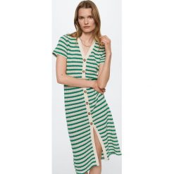 Mango sukienka Tuni kolor zielony midi prosta. Zielone sukienki Mango, na co dzień, l, bez wzorów, z włókna, bez kołnierzyka, bez ramiączek, midi, proste. Za 119.99 zł.