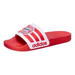 Sandały Adilette Bayern Monachium. Białe sandały adidas, bez wzorów, z materiału, bez obcasa, bez zapięcia. Za 152.60 zł.