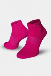 Bezszwowe skarpety oddychające Nessi Sportswear. Czerwone skarpetki NESSI SPORTSWEAR, bez wzorów, z bawełny. Za 59.90 zł.