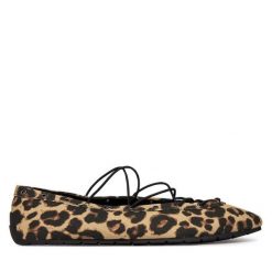 Baleriny Steve Madden. Brązowe baleriny Steve Madden, bez wzorów, bez obcasa, bez zapięcia. Za 519.99 zł.