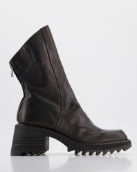 BOTKI DAMSKIE WAK3 VITELL NERO. Botki Venezia, bez wzorów, ze skóry, bez obcasa, bez zapięcia. Za 719.00 zł.