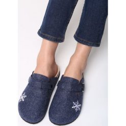 Granatowe Kapcie Next Week. Niebieskie kapcie Born2be, z materiału. Za 49.99 zł.
