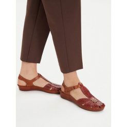 Sandały Pikolinos. Czerwone sandały Pikolinos, bez wzorów, bez obcasa, na płaskiej podeszwie, bez zapięcia. Za 409.99 zł.