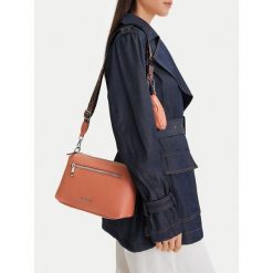 Torebka Lasocki. Brązowe listonoszki Lasocki, bez wzorów, bez dodatków. Za 189.99 zł.