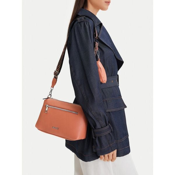 Torebka Lasocki. Brązowe listonoszki Lasocki, bez wzorów, bez dodatków. Za 189.99 zł.