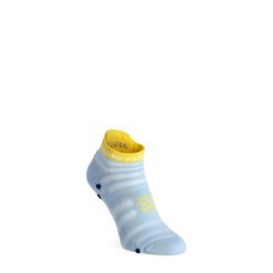 Skarpety do biegania Compressport Pro Racing Socks v4.0 UL Run Low. Niebieskie skarpetki Compressport, bez wzorów. Za 83.99 zł.