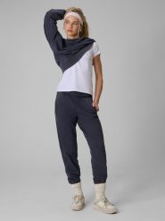 4F Spodnie dresowe joggery damskie - granatowe M. Niebieskie spodnie dresowe 4f, bez wzorów, z bawełny. Za 149.99 zł.
