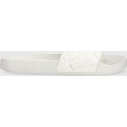Tommy Jeans klapki Woven Poolslide EN0EN01857.YBL damskie kolor biały. Białe klapki Tommy Jeans, bez wzorów, z gumy, bez obcasa, na płaskiej podeszwie, bez zapięcia. W wyprzedaży za 119.99 zł.