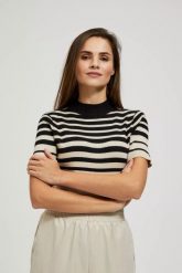 Sweter w paski z półgolfem i krótkimi rękawami czarny. Czarne swetry MOODO, s, bez wzorów, bez ramiączek. W wyprzedaży za 49.99 zł.